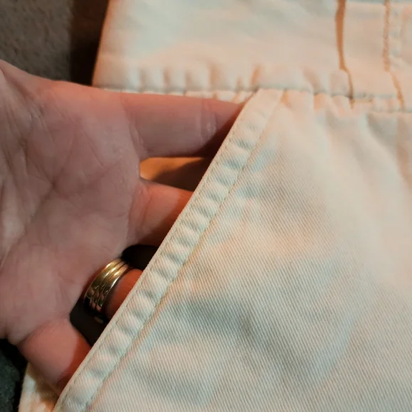THE LIMITED Drew Fit White Shorts Size 6 EUC - Picture 3 of 11